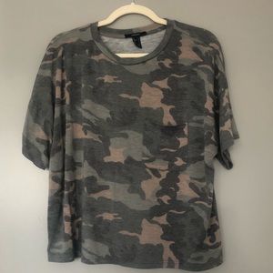 Camo crop boyfriend tee